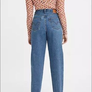 Levi’s High Loose Taper Jeans in Medium Wash | Size 31 | Worn Twice